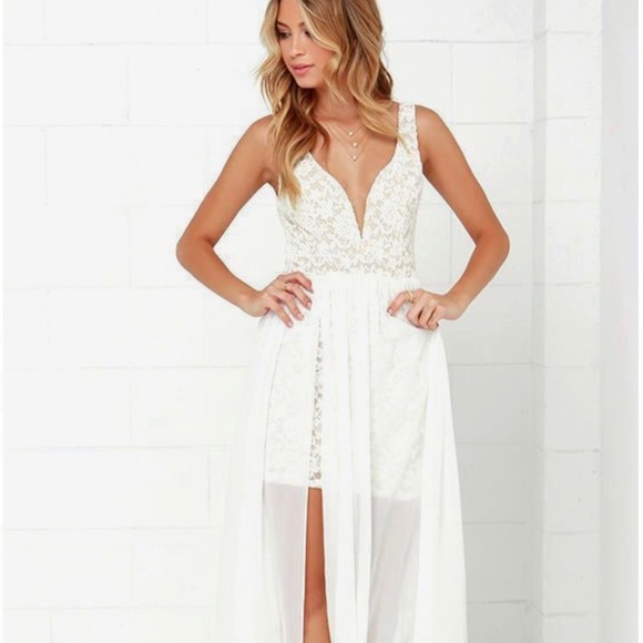 Lulus Dresses & Skirts - NWT Off-White Lace Maxi Dress